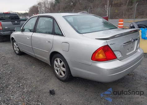 2001 Toyota Avalon Xls z USA, uszkodzony, nr VIN 4T1BF28B81U121468